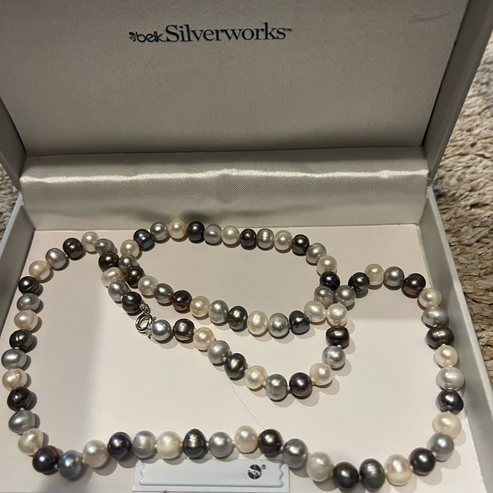 Silverworks Pearl Necklace and bracelet
